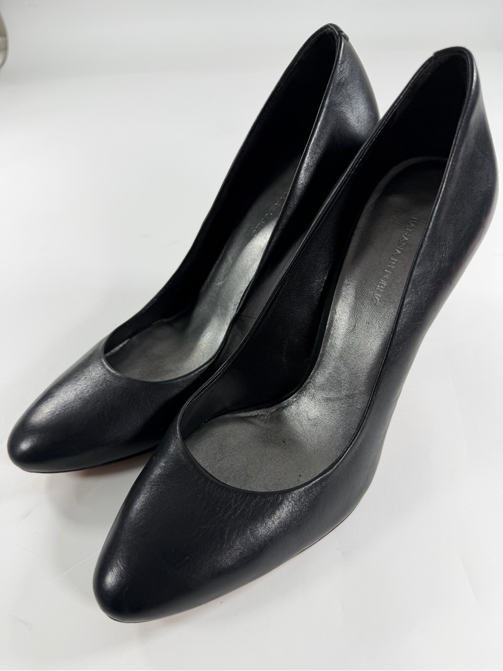 Banana Republic Black Leather Classic Career Pumps Heels Women’s 8.5